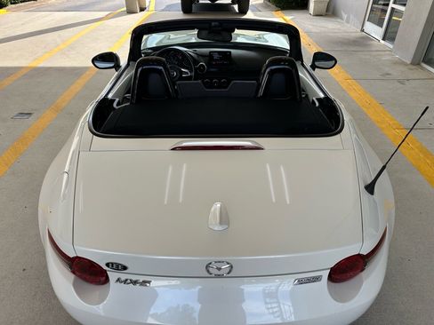 Used 2019 MAZDA MX-5 Miata Grand Touring RWD image 4