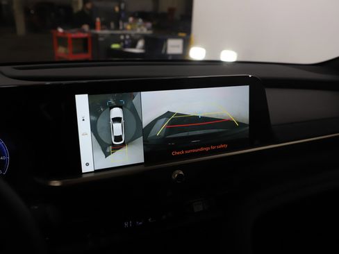 Used 2023 Toyota Crown Platinum image 20