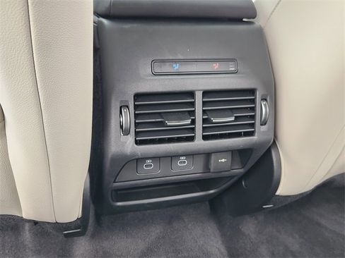 Used 2025 Land Rover Discovery Sport S image 30