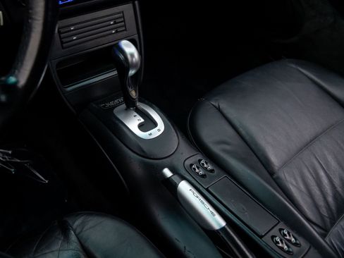 Used 2000 Porsche 911 Carrera 4 image 13