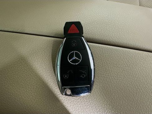 Used 2019 Mercedes-Benz GLC 300 4MATIC image 40