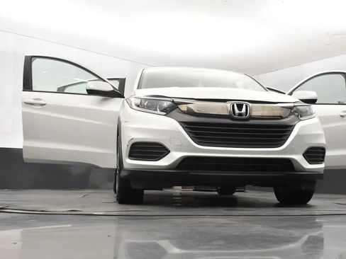 Used 2021 Honda HR-V LX image 11