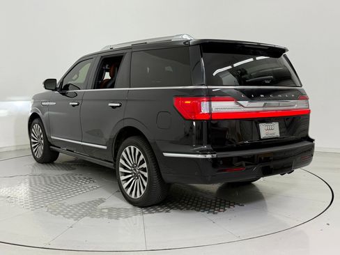 Used 2019 Lincoln Navigator Reserve image 3