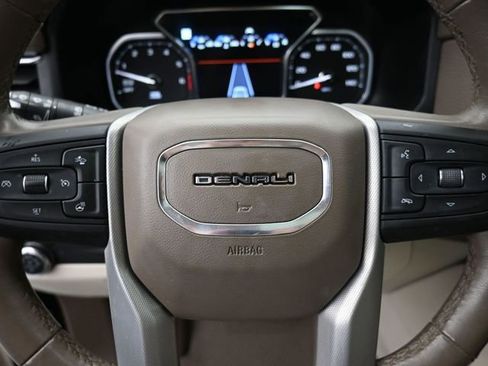 Used 2021 GMC Yukon XL Denali w/ Denali Premium Package image 32
