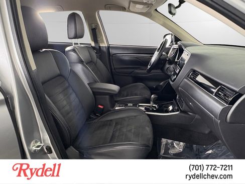 Used 2019 Mitsubishi Outlander ES image 17
