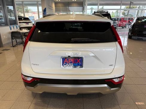 Used 2023 Kia Niro FWD image 4