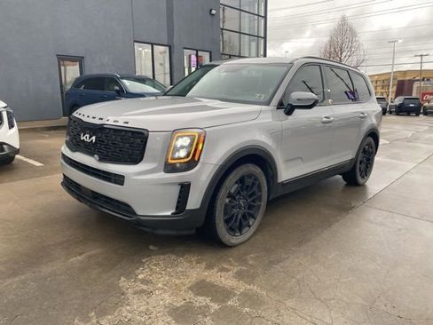 Used 2022 Kia Telluride EX w/ EX Premium Package image 2