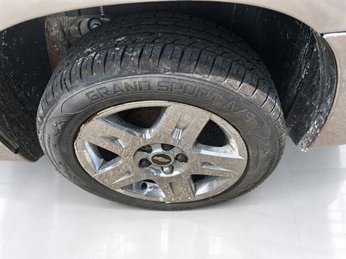 Used 2011 Chevrolet HHR LT FWD image 9