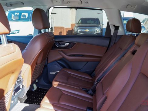 Used 2019 Audi Q7 3.0T Prestige w/ Prestige Package image 21