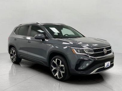 Used 2022 Volkswagen Taos SEL w/ Panoramic Sunroof Package