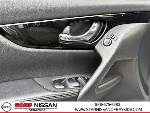 Certified 2020 Nissan Rogue Sport SV image 14