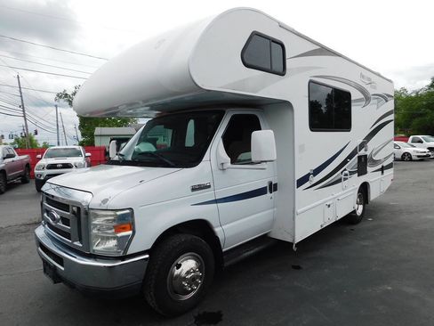 Used 2013 Ford E-350 and Econoline 350 Super Duty Wagon w/ Motorhome Prep Pkg RWD image 21