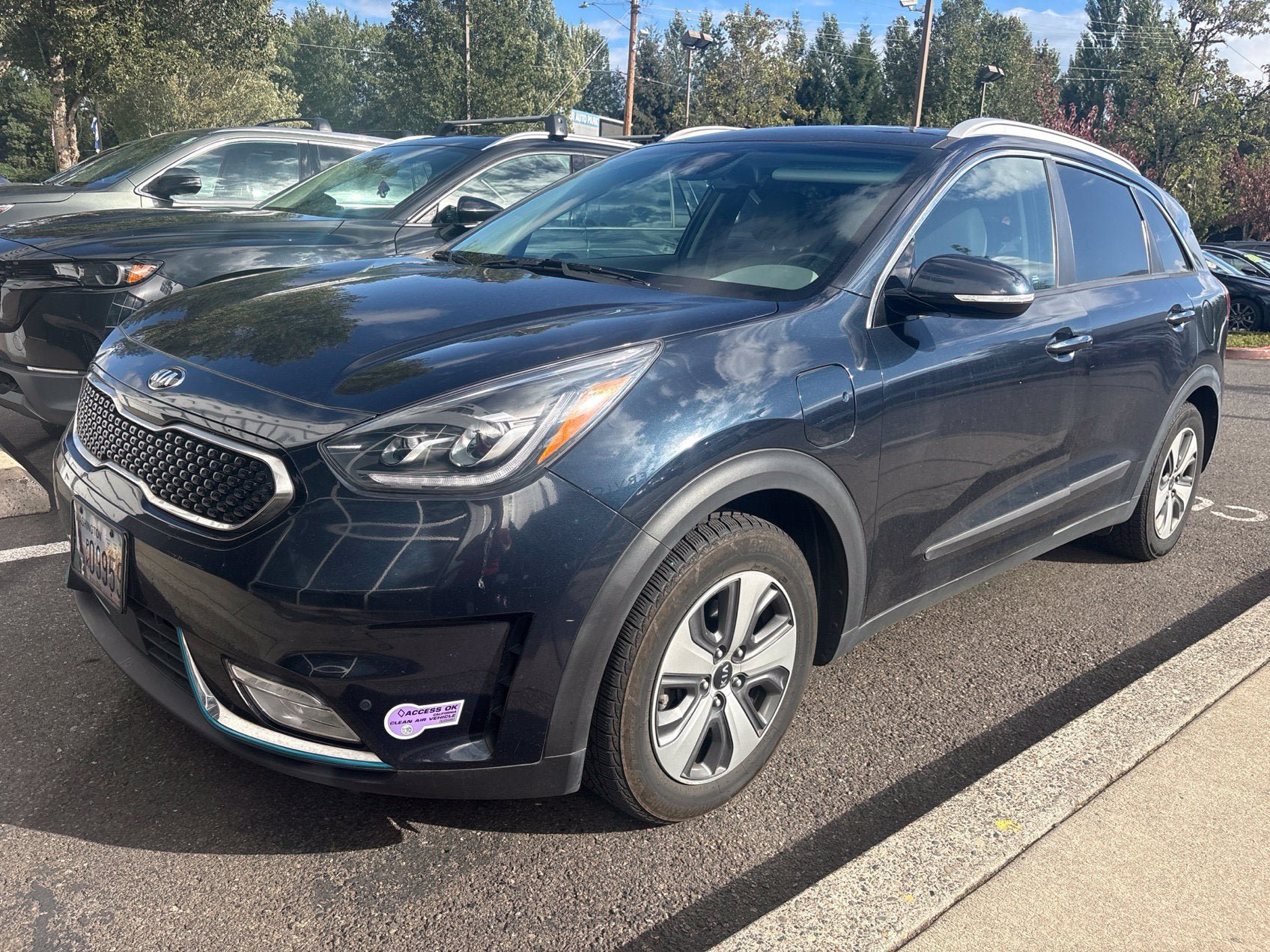 Used 2019 Kia Niro EX Premium w/ Sunroof Package FWD image 1