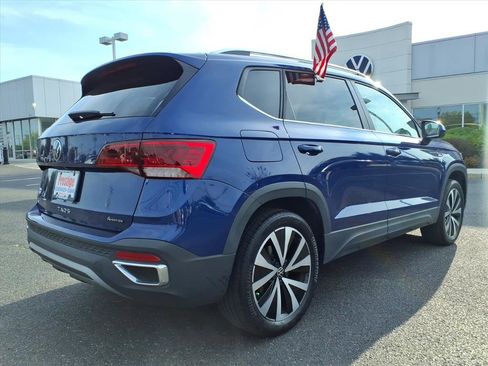 Certified 2022 Volkswagen Taos SE w/ Panoramic Sunroof Package image 6