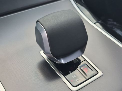 New 2026 Land Rover Range Rover Velar Belgravia AWD/4WD image 33