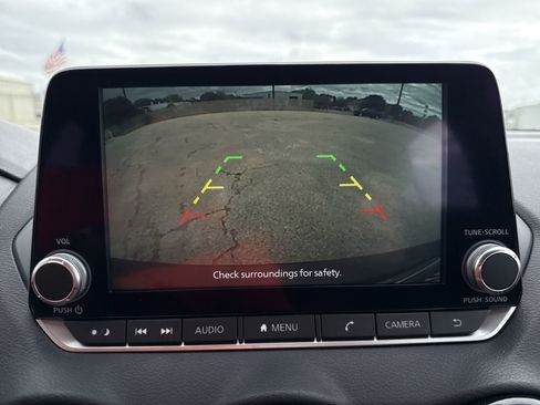 Used 2025 Nissan Sentra SV FWD image 23