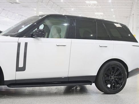 Used 2023 Land Rover Range Rover SE AWD/4WD image 4