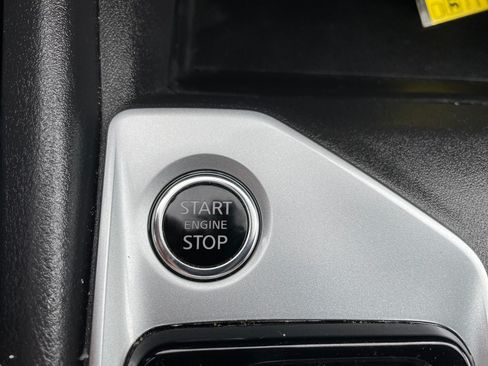 Used 2025 Nissan Altima 2.5 SV FWD image 18