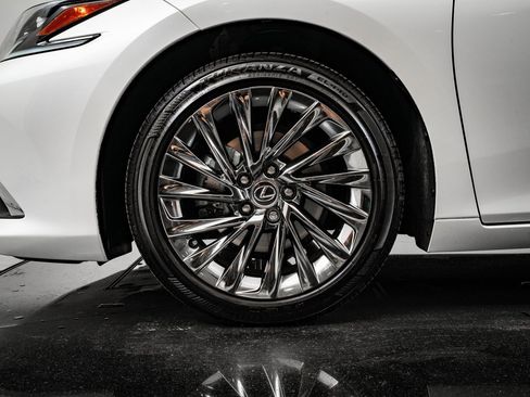 Certified 2025 Lexus ES 300h Ultra Luxury w/ Accessory Package (Z1) image 13