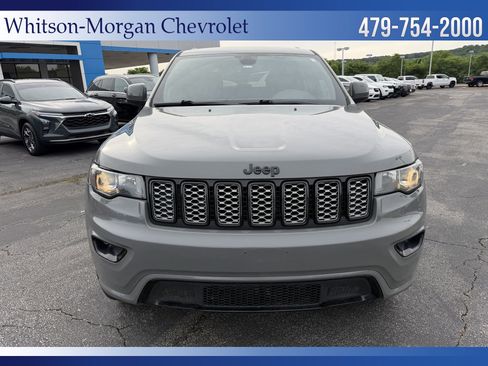 Used 2020 Jeep Grand Cherokee Altitude RWD image 2
