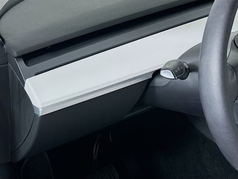 Used 2023 Tesla Model Y Long Range image 16