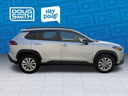 Used 2026 Toyota Corolla Cross LE w/ Moonroof Package AWD/4WD image 6