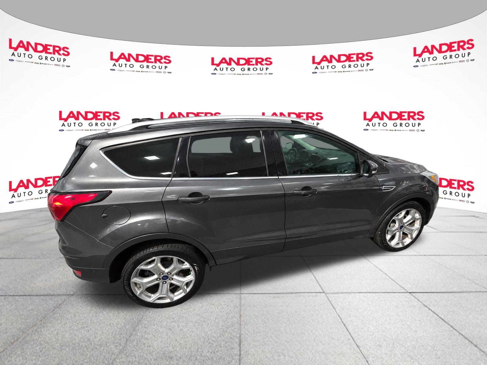 Used 2019 Ford Escape Titanium FWD image 4