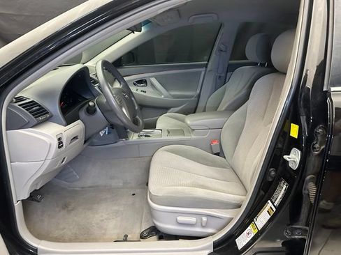 Used 2011 Toyota Camry LE FWD image 21