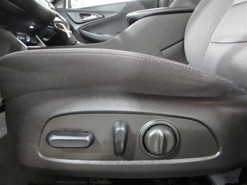 Used 2023 Chevrolet Malibu LT image 9