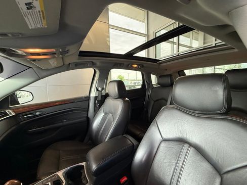 Used 2014 Cadillac SRX Luxury w/ Driver Awareness Package FWD image 18