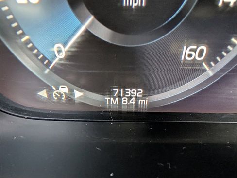 Used 2019 Volvo XC90 T6 Momentum w/ Protection Package Premier image 19