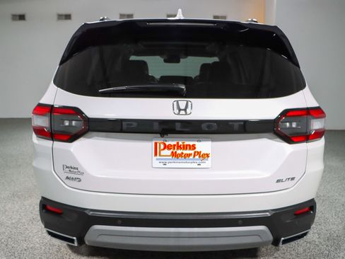 Used 2024 Honda Pilot Elite image 8