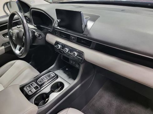 Used 2024 Honda Pilot Touring image 16