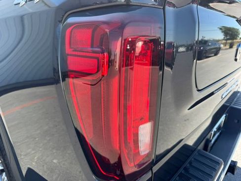 Used 2025 GMC Sierra 1500 SLT AWD/4WD image 33