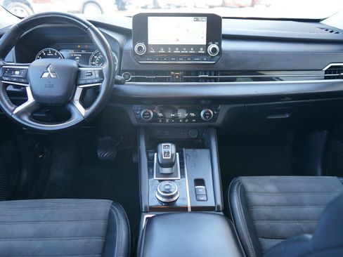 Used 2022 Mitsubishi Outlander SE image 33