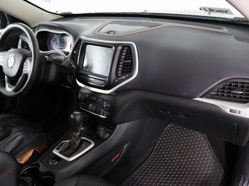 Used 2016 Jeep Cherokee Trailhawk w/ Comfort/Convenience Group image 9