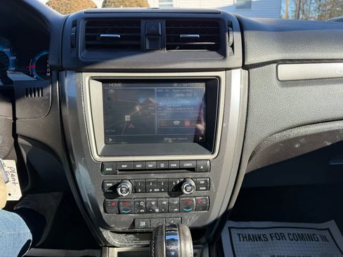 Used 2012 Ford Fusion SEL image 25