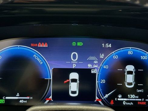 New 2025 Toyota Crown Platinum image 10