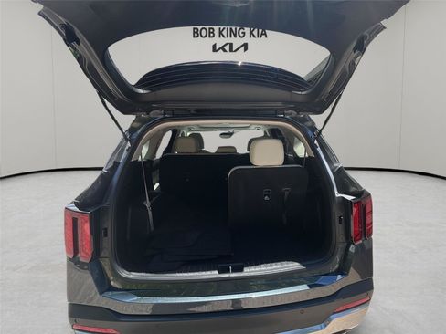 Used 2024 Kia Sorento S w/ Panoramic Sunroof Package FWD image 12