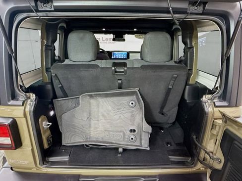 Used 2025 Jeep Wrangler Willys image 23