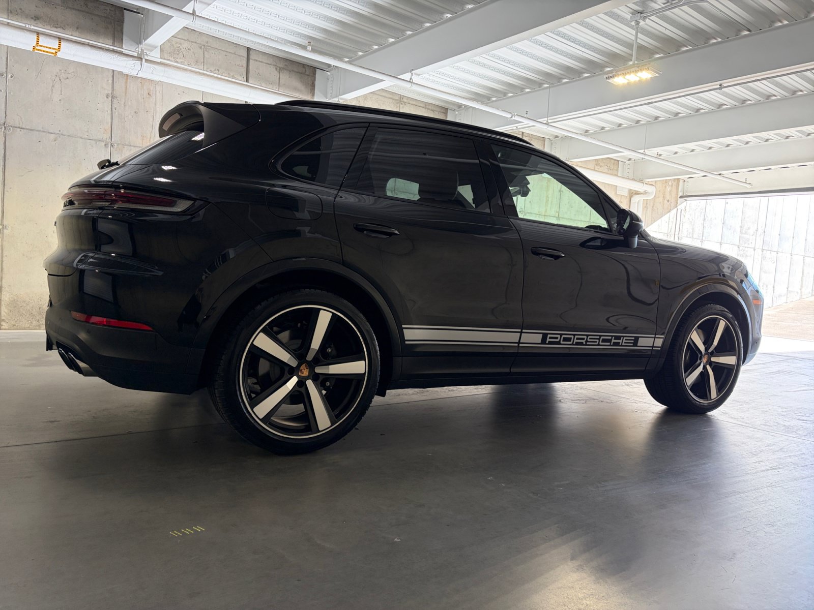 Certified 2026 Porsche Cayenne AWD/4WD image 8