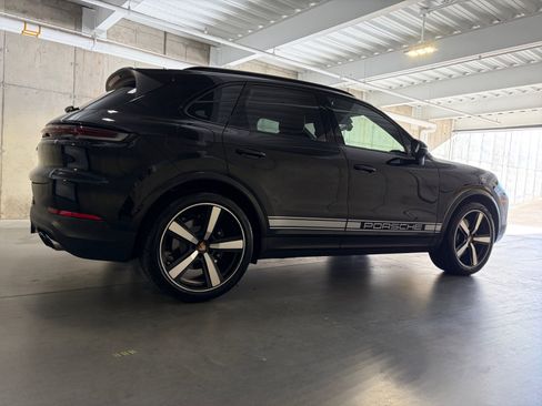 Certified 2026 Porsche Cayenne AWD/4WD image 8