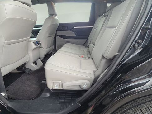 Used 2015 Toyota Highlander Plus image 24