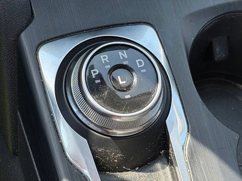 Used 2025 Ford Escape SE FWD image 19