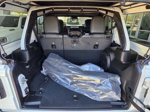 New 2026 Jeep Wrangler Unlimited Rubicon image 16