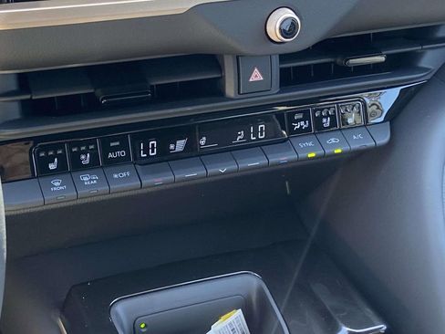 New 2026 Toyota Crown Signia w/ Advanced Technology Package AWD/4WD image 25