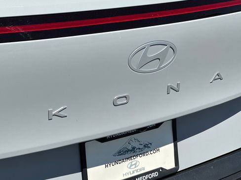 Certified 2025 Hyundai Kona SEL AWD/4WD image 26