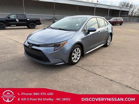 Used 2026 Toyota Corolla LE image 2