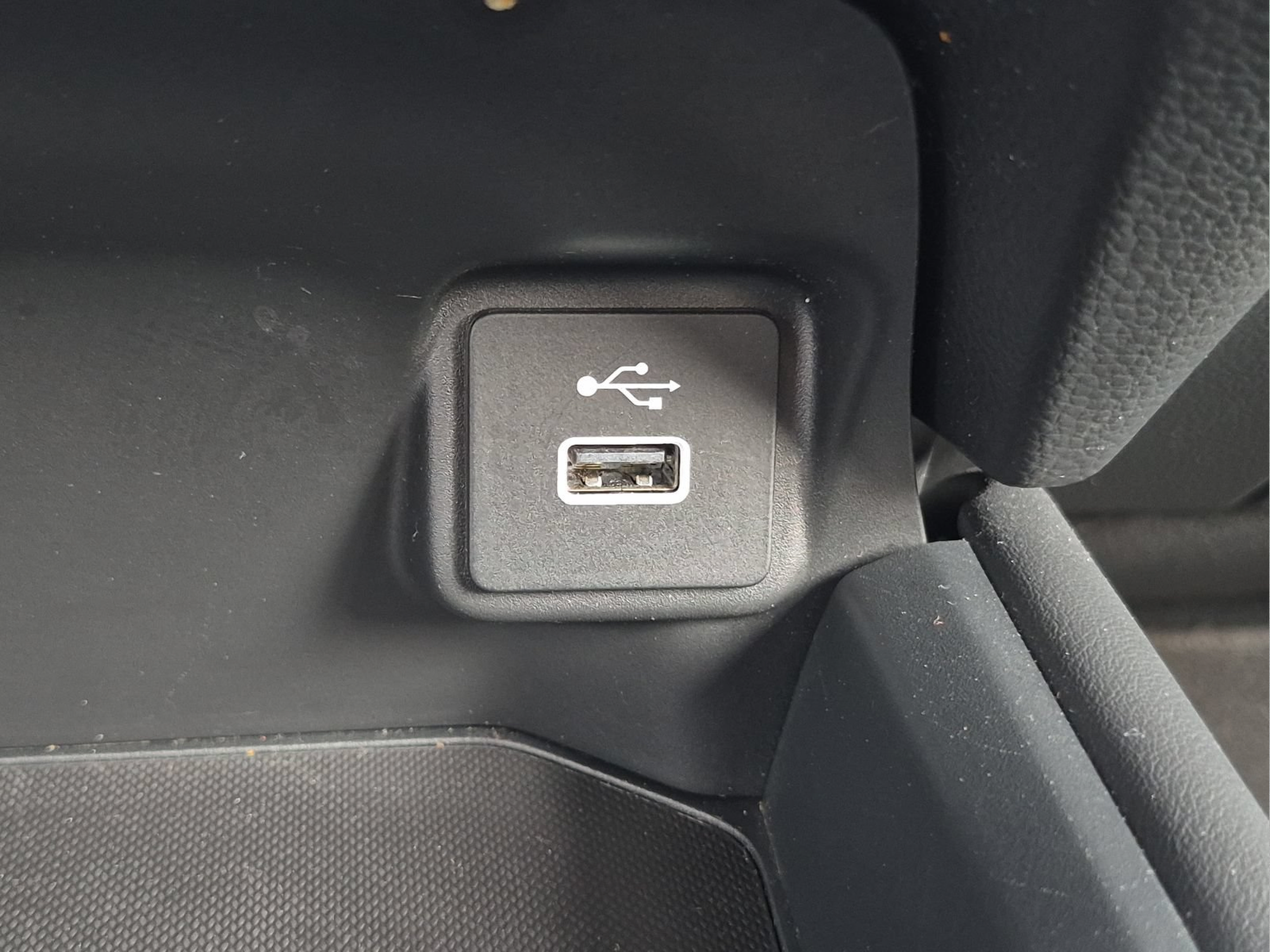 Certified 2025 Honda HR-V Sport image 30