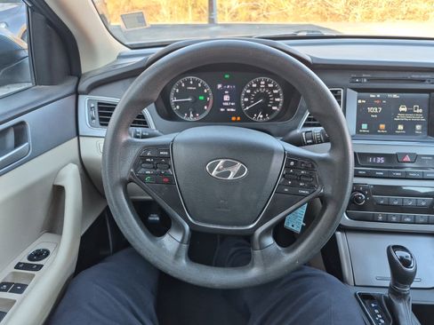 Used 2017 Hyundai Sonata SE image 25